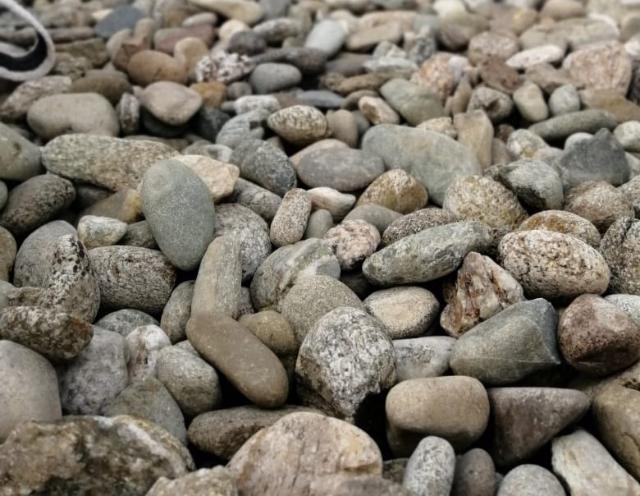 Галька речная пестрая (20-40 мм.)  купить в Балашихе от производителя, без посредников