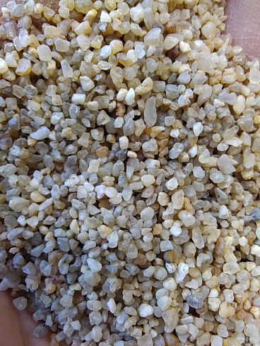 Кварцевый песок для водоподготовки фр. 1,6-3 мм.  купить в Балашихе фото Камень Клуб