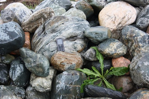 Kamenclub.ru: Ландшафтные валунчики фр.100-500 мм.  купить в Балашихе крупный природный камень серый, темно-серый, светло-серый речной валун крупный 4800 руб/т   фото КАМЕНЬ КЛУБ