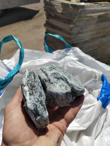 фото Галтованный жадеит (фр. 70-100 мм)  купить в Балашихе в интернет-портале КАМЕНЬ КЛУБ