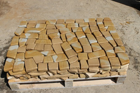 Kamenclub.ru: Песчаник брусчатка (Готика) art PSG-L-01  купить в Балашихе    2300 руб/кв.м   фото КАМЕНЬ КЛУБ