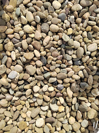 Kamenclub.ru: Галька речная окат рыжая фр. 20-40 мм. купить  в Балашихе галька речная окатанная рыжая желтая серая округлая речная галька 5000 руб/т   фото КАМЕНЬ КЛУБ