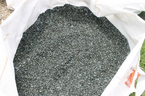 Kamenclub.ru: Щебень крошка зеленый (змеевик) фр. 5-10 мм  купить в Балашихе змеевик зеленый, салатовый ландшафтный декоративный щебень крошка 7 200 руб/т   фото КАМЕНЬ КЛУБ