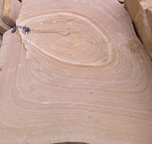 Kamenclub.ru: Форматный камень (плаха) пошаговая дорожка от 70-150 см (4 -12 см)  купить в Балашихе плитняк  форматный плаха желтый песчаник 9 000 руб/т   фото КАМЕНЬ КЛУБ