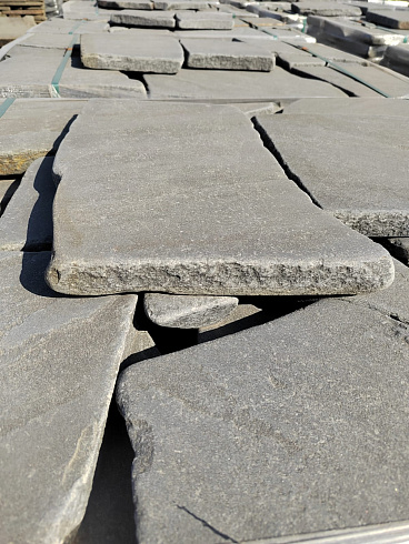 Kamenclub.ru: Песчаник галтованный для облицовки (фр. 2-5 см)  купить в Балашихе песчник рыжий желтый серый песчаник окатанный речной 6 000 руб/т   фото КАМЕНЬ КЛУБ