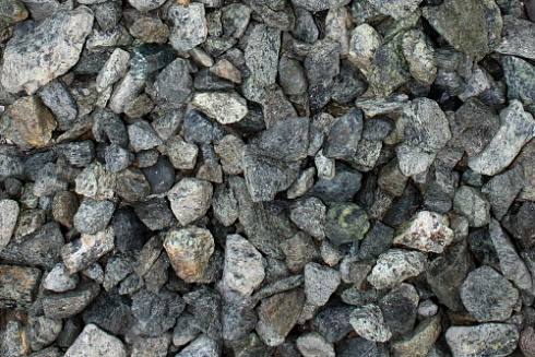 Kamenclub.ru: Щебень крошка зеленый (змеевик) фр. 10-20 мм.  купить в Балашихе змеевик зеленый, салатовый декоративная ландшафтная каменная крошка щебня 7 200 руб/т   фото КАМЕНЬ КЛУБ