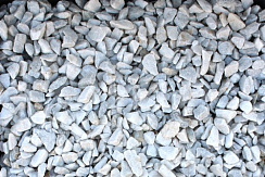 Kamenclub.ru: Мраморная крошка, щебень, цвет-белый, фр. 3-5 мм.  купить в Балашихе мрамор белый молочный бежевый мрамор колотый 11500 руб/т   фото КАМЕНЬ КЛУБ