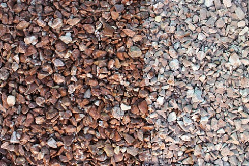 Kamenclub.ru: Мраморная крошка (щебень галтованный розовый) фр.10-20 мм.  купить в Балашихе мрамор розовый, красный ландшафтный декоративный окатанный округлый щебень 15000 руб/т   фото КАМЕНЬ КЛУБ