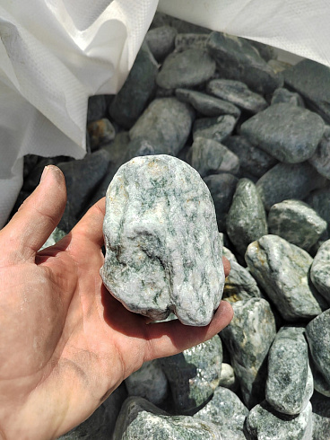 фото Галтованный жадеит (фр. 70-100 мм)  купить в Балашихе в интернет-портале КАМЕНЬ КЛУБ