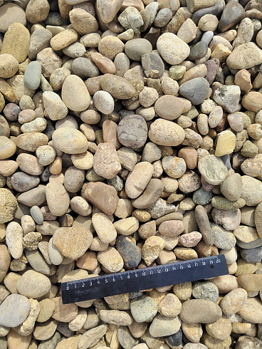 Kamenclub.ru: Галька речная окат рыжая фр. 20-40 мм. купить  в Балашихе галька речная окатанная рыжая желтая серая округлая речная галька 5000 руб/т   фото КАМЕНЬ КЛУБ