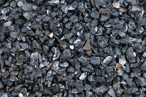 Kamenclub.ru: Щебень крошка черный (мрамор) фр. 5-10 мм.  купить в Балашихе мрамор черный с белыми прожилками, черный, белый мраморная крошка декоративная ландшафтная 11000 руб/т   фото КАМЕНЬ КЛУБ