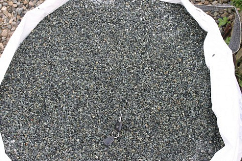 Kamenclub.ru: Щебень крошка зеленый (змеевик) фр. 5-10 мм  купить в Балашихе змеевик зеленый, салатовый ландшафтный декоративный щебень крошка 7 200 руб/т   фото КАМЕНЬ КЛУБ