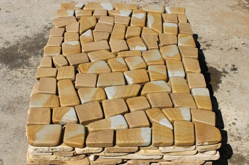 Kamenclub.ru: Песчаник брусчатка (Готика) art PSG-L-01  купить в Балашихе    2300 руб/кв.м   фото КАМЕНЬ КЛУБ