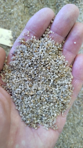 Кварцевый песок для площадок фр. 0,8 - 2 мм.  купить в Балашихе фото Камень Клуб