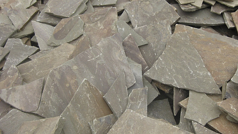 Kamenclub.ru: Песчаник пластушка серо-зеленый (1,5 см)  купить в Балашихе плитняк - пластушка серо-зеленый, серый, зеленый пластушка рваная ландшафтная колотая 10200 руб/м3   фото КАМЕНЬ КЛУБ