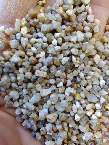 Кварцевый песок для площадок фр. 2-5 мм.  купить в Балашихе фото Камень Клуб