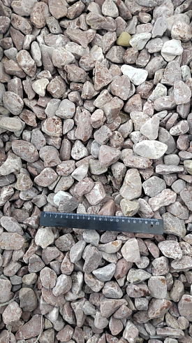 Kamenclub.ru: Мраморная крошка (щебень галтованный розовый) фр.20-40 мм.  купить в Балашихе мрамор розовый, красный оголтованный округлый щебень  15000 руб/т   фото КАМЕНЬ КЛУБ