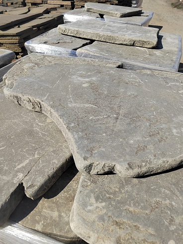 Kamenclub.ru: Песчаник галтованный для облицовки (фр. 2-5 см)  купить в Балашихе песчник рыжий желтый серый песчаник окатанный речной 6 000 руб/т   фото КАМЕНЬ КЛУБ