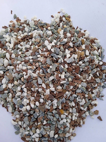 Kamenclub.ru: Мраморная крошка (щебень галтованный микс:: белый-черный) фр.5-10 мм  купить в Балашихе мрамор белый, черный, молочный, серый галтовка мраморная окатанная декоративная ландшафтная 15500 руб/т   фото КАМЕНЬ КЛУБ