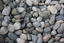 Kamenclub.ru: Галька речная окат (ассорти) фр. 50-100 мм. купить  в Балашихе галька природная округлая серая белая черная серая коричневая синяя галька речная окатанная округлая 6200 руб/т   фото КАМЕНЬ КЛУБ