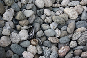 Kamenclub.ru: Галька речная окат (ассорти) фр. 50-100 мм. купить  в Балашихе галька природная округлая серая белая черная серая коричневая синяя галька речная окатанная округлая 6200 руб/т   фото КАМЕНЬ КЛУБ