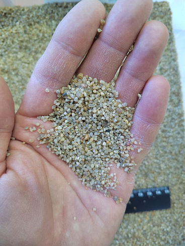 Кварцевый песок для площадок фр. 0,8 - 2 мм.  купить в Балашихе фото Камень Клуб