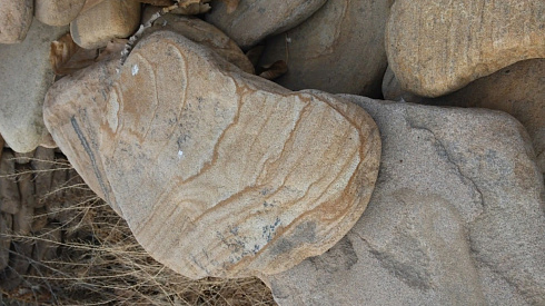 Kamenclub.ru: Песчаник пластушка галтованный желтый с рисунком (3 см)  купить в Балашихе плитняк - пластушка желтый песчаник 21000 руб/м3   фото КАМЕНЬ КЛУБ