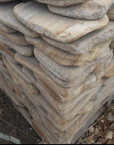 Kamenclub.ru: Песчаник пластушка галтованный желтый с рисунком (3 см)  купить в Балашихе плитняк - пластушка желтый песчаник 21000 руб/м3   фото КАМЕНЬ КЛУБ