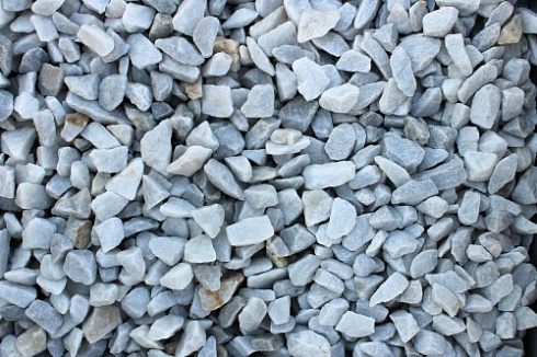 Kamenclub.ru: Мраморная крошка, щебень, цвет-белый,  фр. 20-40 мм.  купить в Балашихе мрамор белый молочный слоновая кость айвори  мраморная крошка ландшафтная 12000 руб/т   фото КАМЕНЬ КЛУБ