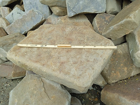 Kamenclub.ru: Песчаник для мощения дорожек, площадок, парковок ( фр 5-10 см)  купить в Балашихе песчаник  серый желтый коричневый рыжий песчаник оголтованный окатанный 6500 руб/т   фото КАМЕНЬ КЛУБ