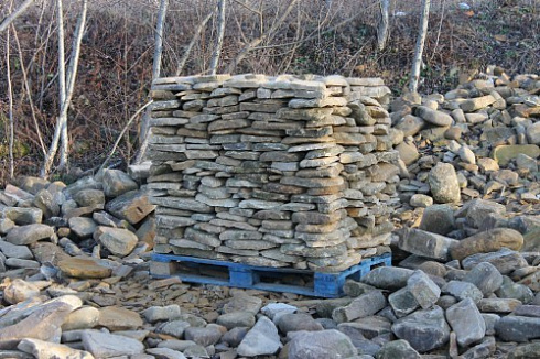 Kamenclub.ru: Песчаник колотый для облицовки (фр. 2-3 см)  купить в Балашихе песчаник бежевый серый рыжий песчаник строительный 5000 руб/т   фото КАМЕНЬ КЛУБ