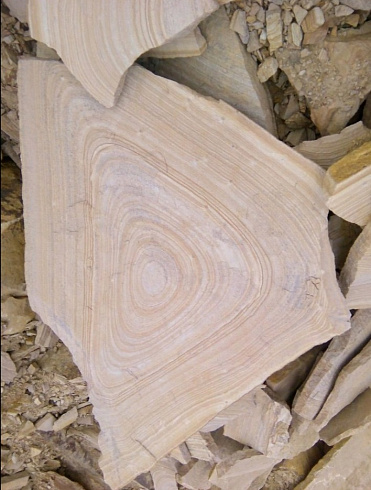 Kamenclub.ru: Форматный камень (плаха) пошаговая дорожка от 70-150 см (4 -12 см)  купить в Балашихе плитняк  форматный плаха желтый песчаник 9 000 руб/т   фото КАМЕНЬ КЛУБ