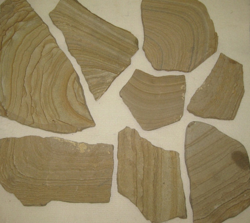 Kamenclub.ru: Песчаник пластушка желтый с разводом под дерево (2 см)  купить в Балашихе плитняк желтый с разводами, желтый, рыжий, серый песчаник пластушка рваная ландшафтная 11 000 руб/м3   фото КАМЕНЬ КЛУБ