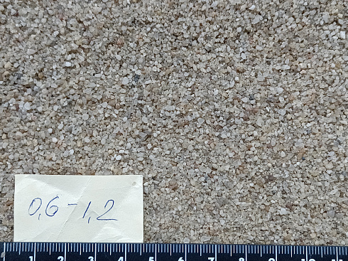 Кварцевый песок для площадок фр. 0,6-1,2 мм.  купить в Балашихе фото Камень Клуб