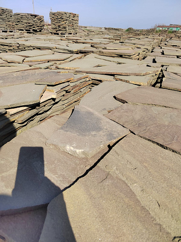 Kamenclub.ru: Песчаник пластушка серо-зеленый (4,0 см- 5,0 см)  купить в Балашихе песчаник серо-зеленый, серый, зеленый песчаник рваный ландшафтный колотый 9000 руб/м3   фото КАМЕНЬ КЛУБ