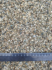 Kamenclub.ru: Галька речная окат (серая) фр.3-5 мм купить  в Балашихе галька речная серая бежевый темно-серый окатанный речной камень округлый 9500 руб/т   фото КАМЕНЬ КЛУБ