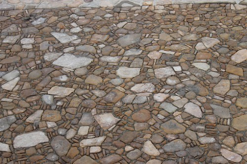 Kamenclub.ru: Песчаник для мощения дорожек, площадок, парковок ( фр 5-10 см)  купить в Балашихе песчаник  серый желтый коричневый рыжий песчаник оголтованный окатанный 6500 руб/т   фото КАМЕНЬ КЛУБ