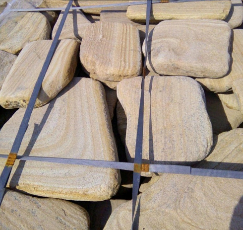 Kamenclub.ru: Песчаник пластушка галтованный желтый с рисунком (3 см)  купить в Балашихе плитняк - пластушка желтый песчаник 21000 руб/м3   фото КАМЕНЬ КЛУБ