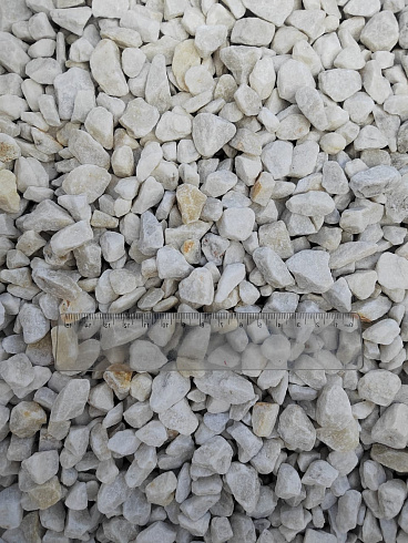 Kamenclub.ru: Мраморная крошка, щебень, цвет-белый, фр. 10-20 мм.  купить в Балашихе мрамор белый, молочный айвори каменная ландшафтная декоративная крошка шебня 12000 руб/т   фото КАМЕНЬ КЛУБ