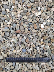 Kamenclub.ru: Галька речная окат (серая) фр.10-20 мм купить  в Балашихе галька речная серая, серый, темно-серый, светло-серый, коричневый ландшафтная декоративная речная окатанная округлая галька 5000 руб/т   фото КАМЕНЬ КЛУБ