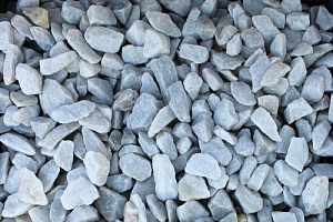 Kamenclub.ru: Мраморная крошка, щебень, цвет-белый, фр. 40-70 мм.  купить в Балашихе мрамор белый молочный айвори мраморный каменный декоративный  12000 руб/т   фото КАМЕНЬ КЛУБ