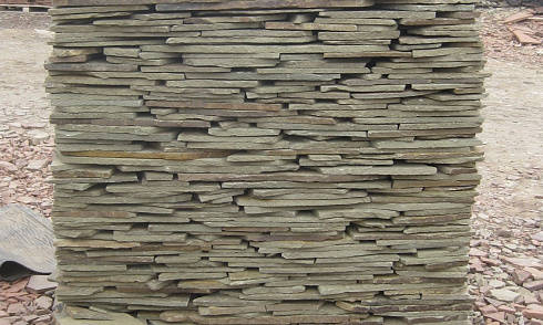 Kamenclub.ru: Песчаник пластушка серо-зеленый (1,5 см)  купить в Балашихе плитняк - пластушка серо-зеленый, серый, зеленый пластушка рваная ландшафтная колотая 10200 руб/м3   фото КАМЕНЬ КЛУБ