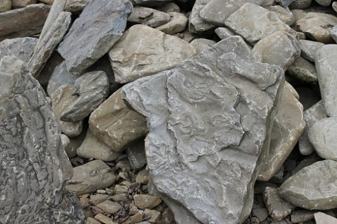 Kamenclub.ru: Песчаник декоративный ландшафтный (фр. 300-500 мм)  купить в Балашихе песчаник желтый рыжий серый зеленый валун речной окатанный природный песчаника 4 500 руб/т   фото КАМЕНЬ КЛУБ